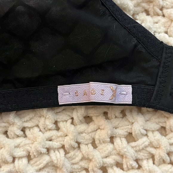 SAVAGE X FENTY Black Lace Underwire Bra with Floral Detailing Intimates Set - Picture 4 of 4